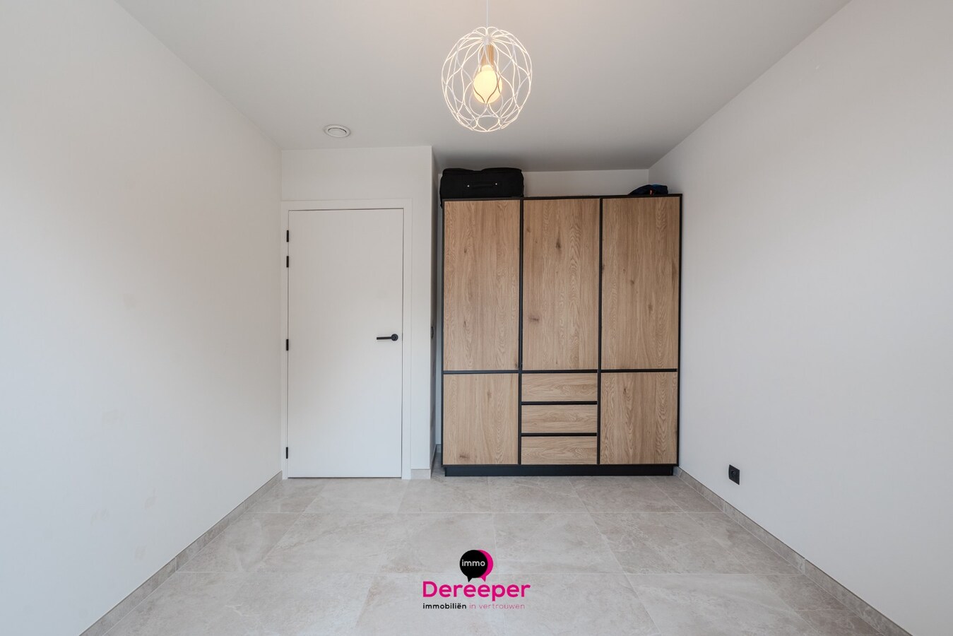 Prachtig gelijkvloers appartement met zonnig terras, tuin en parkeerplaats(en) 