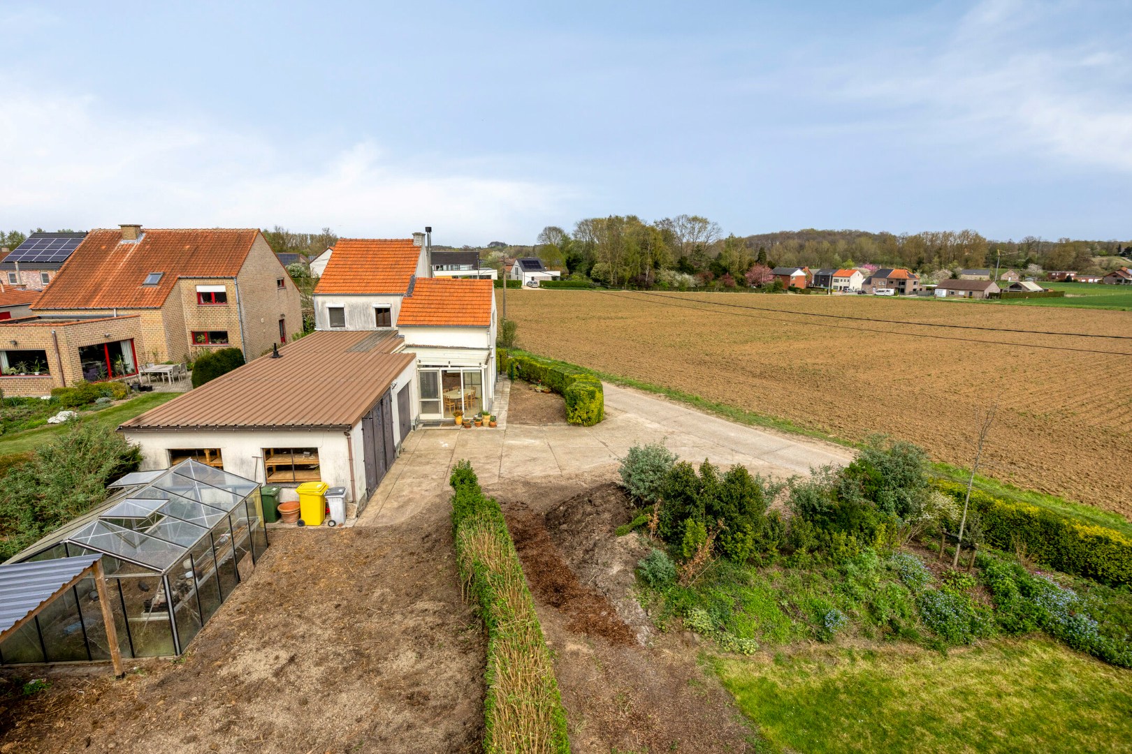 Open bebouwing op unieke locatie in Lubbeek met veel mogelijkheden  – EPC 567 kWh/m² - bewoonbare opp. 144 m² 