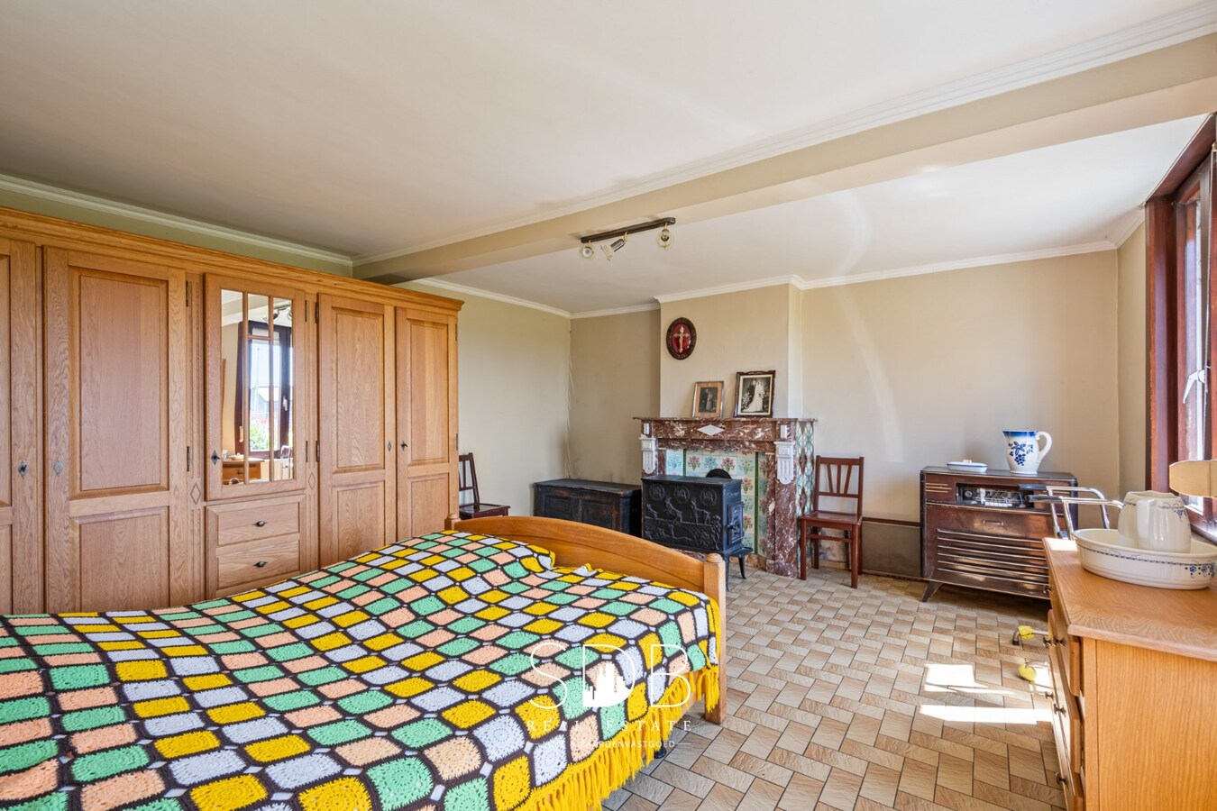 Charmante hoeve met bijgebouwen en graslanden op 1.5114m² 
