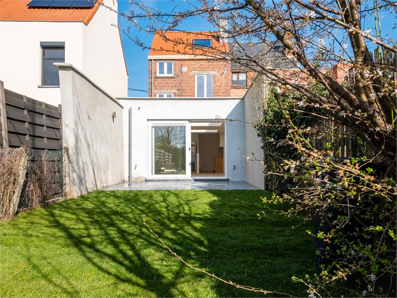 Knappe totaalrenovatie met tuin 