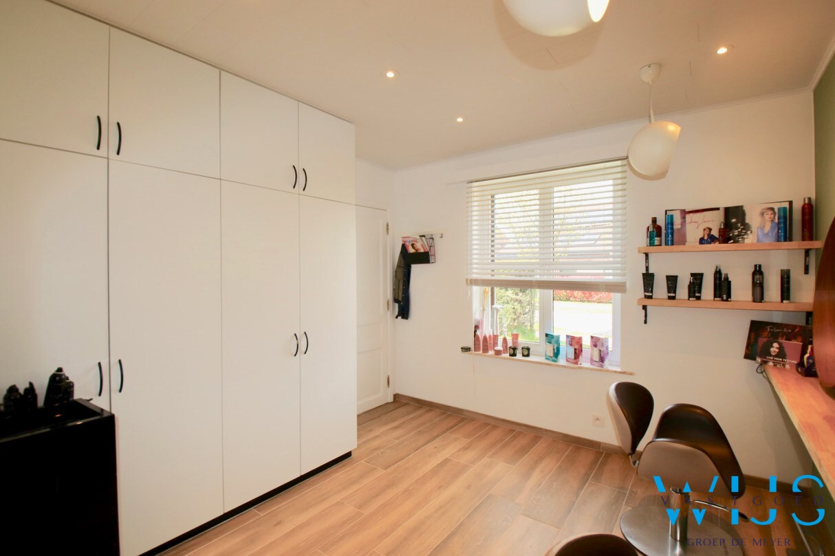 Instapklaar woonhuis met 4 slaapkamers, ruime tuin &amp; garage te ERTVELDE ! 