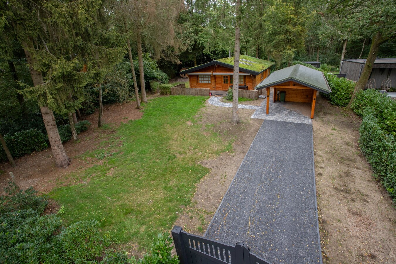 Uniek karakteristiek chalet in Bosrijke omgeving. 