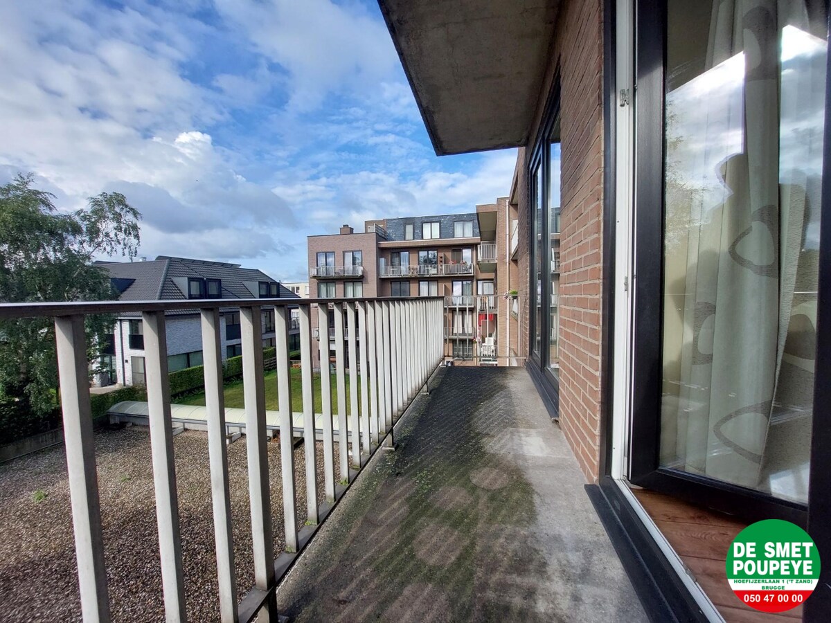 Zonnig hoekappartement met autostaanplaats 