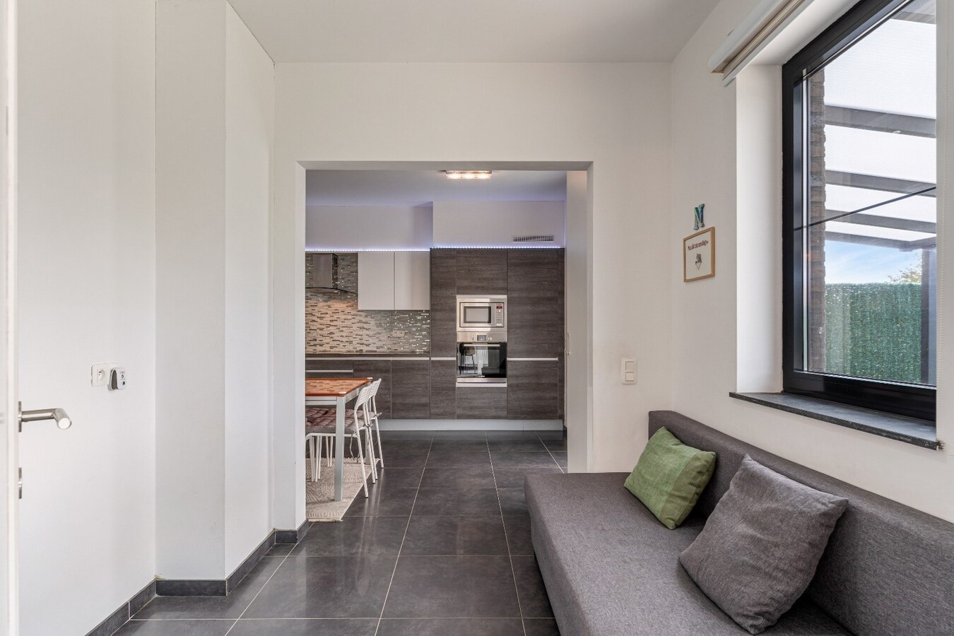 Duurzame gezinswoning met hedendaags energiecomfort, 3 slpk, ruim terras, tuin en achterliggende garage,. 