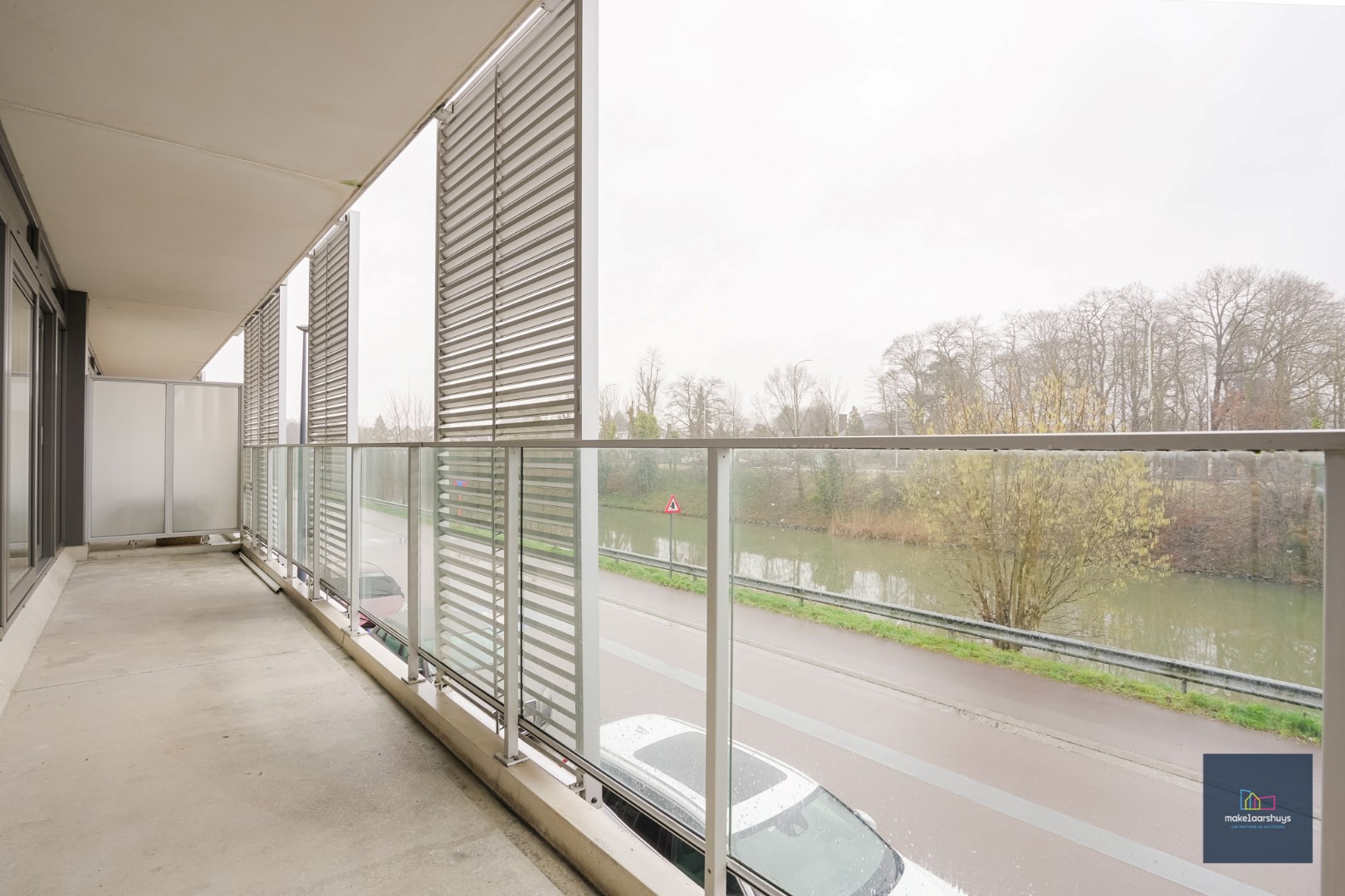 2 slp. app met terras te Mariakerke 