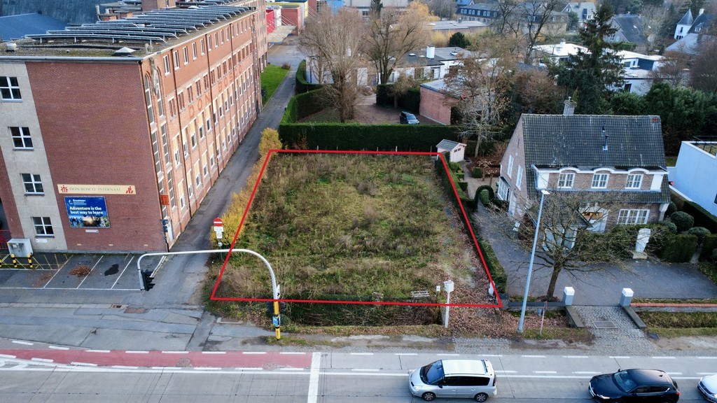Bouwgrond voor een standalone kantoorgebouw te koop vlakbij R4 in Gent