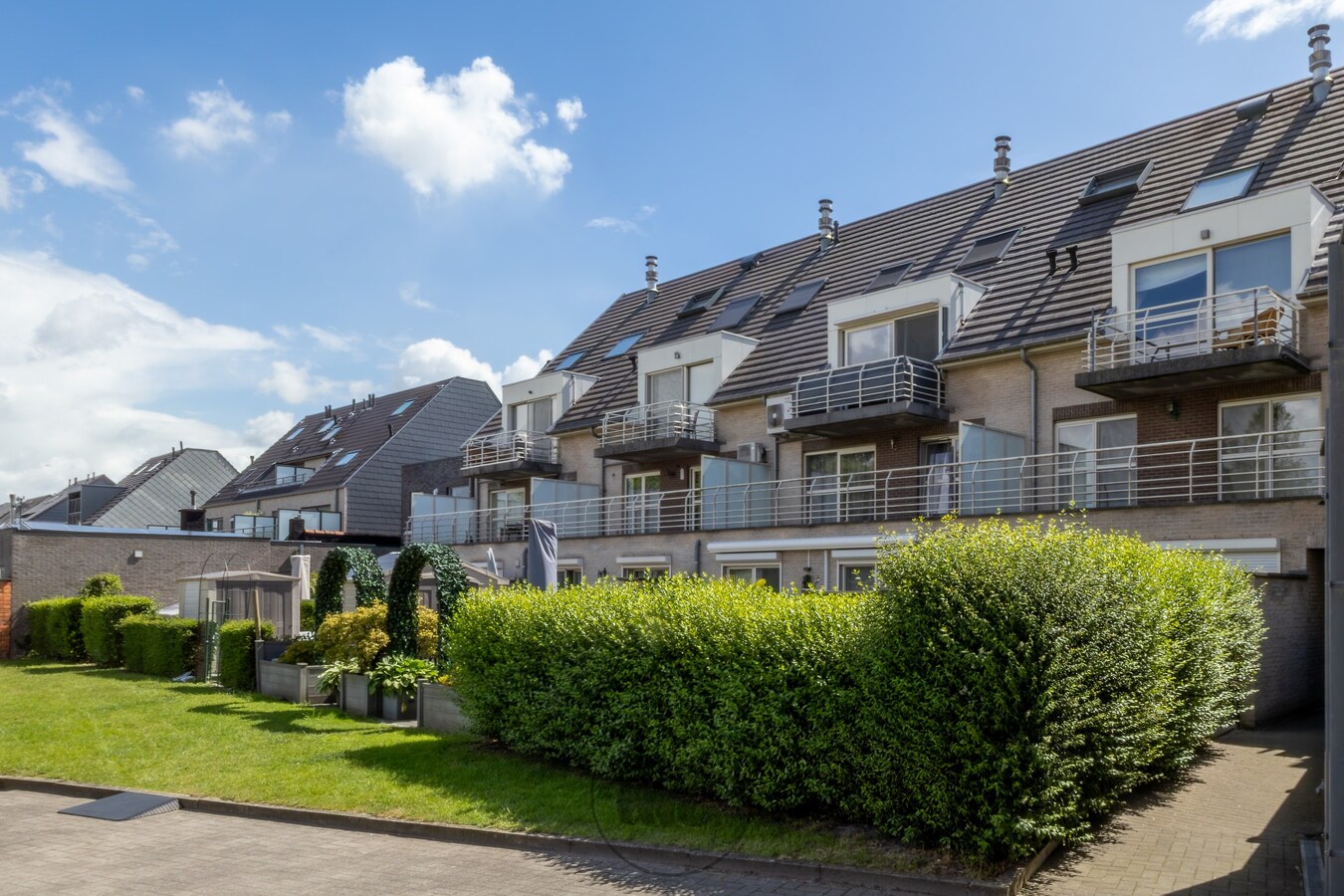 Tweeslaapkamer appartement met garagebox in centrum Wachtebeke 