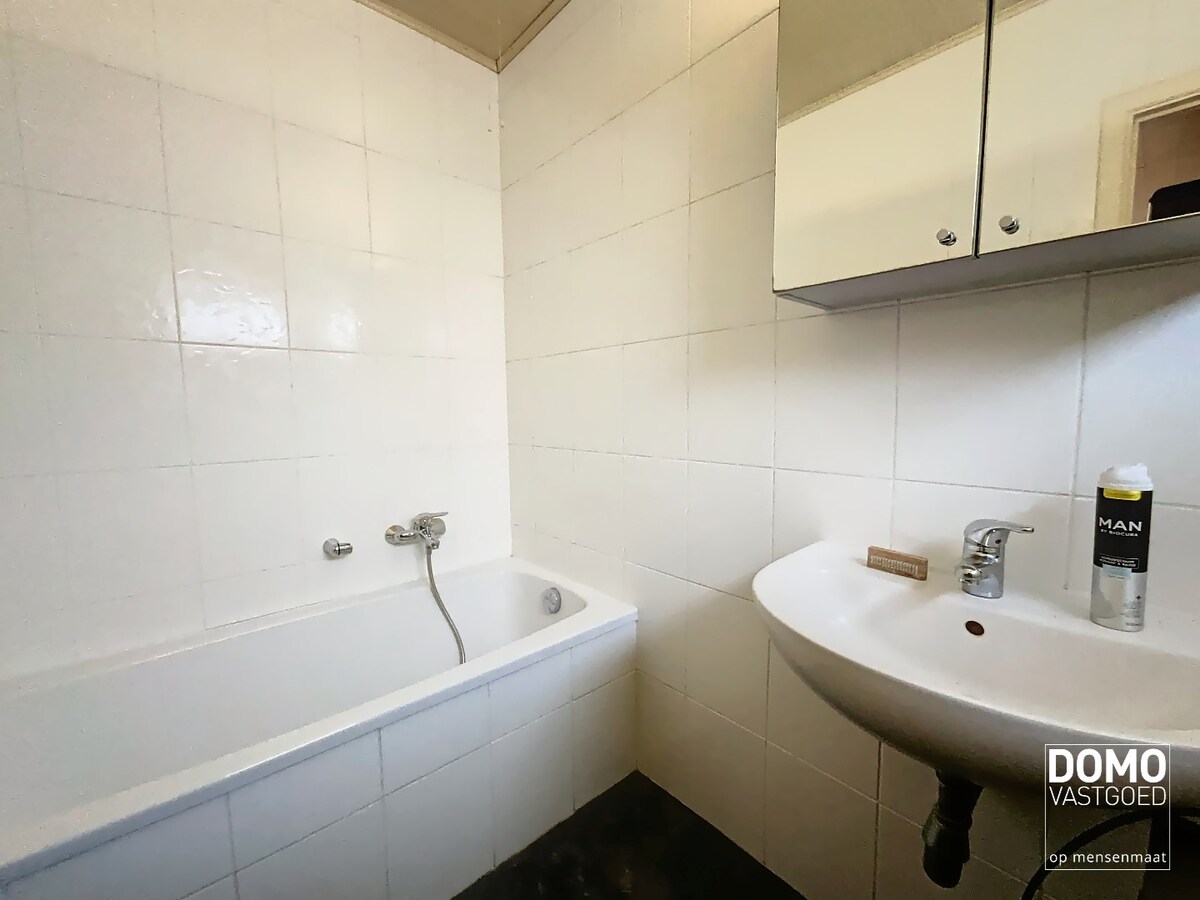 Half open bebouwing met 3 slaapkamers te Herk-de-Stad - 161m² 