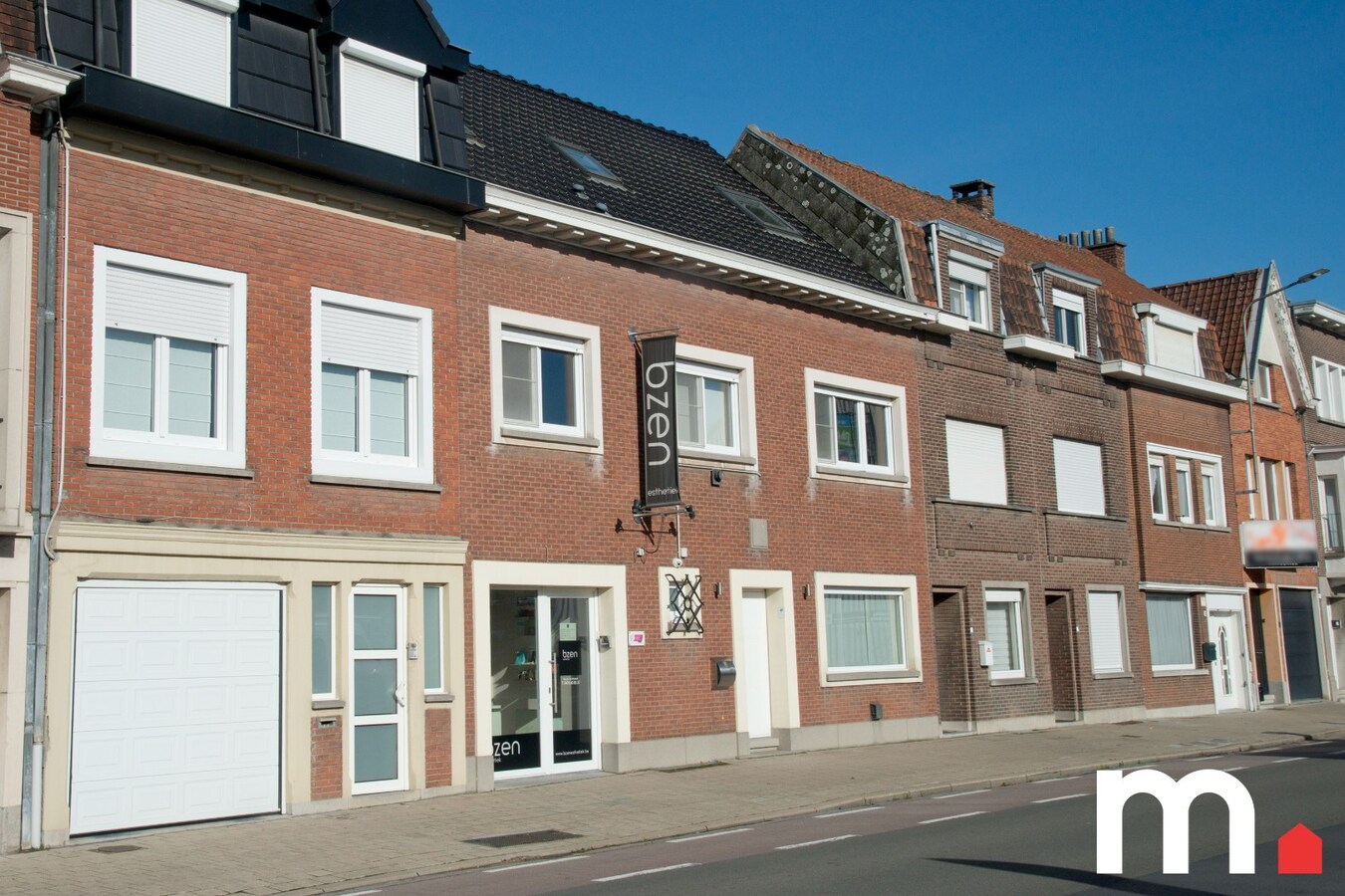Centraal gelegen, instapklare woning met praktijkruimte én EPC B  te Kortrijk ! 