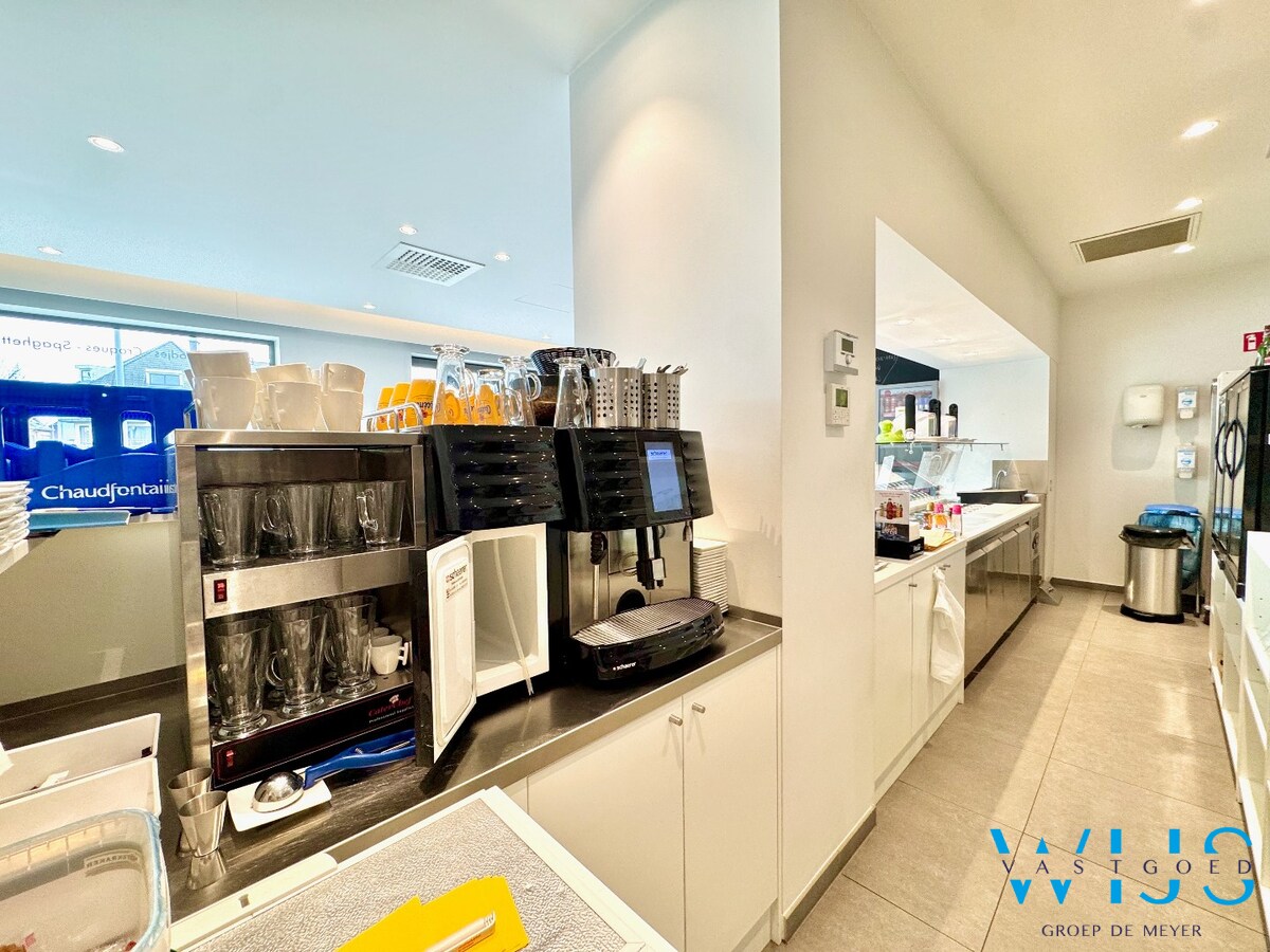 Instapklaar handelspand/lunchzaak in hartje Wachtebeke ! 