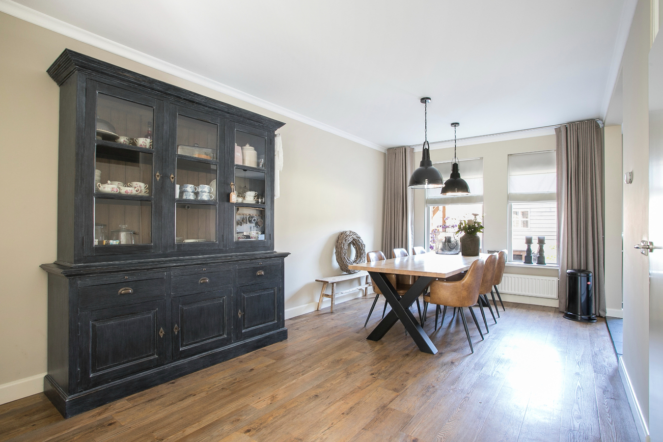 Prachtige afgewerkte hoekwoning op een rustige locatie aan de rand van Hapert. 