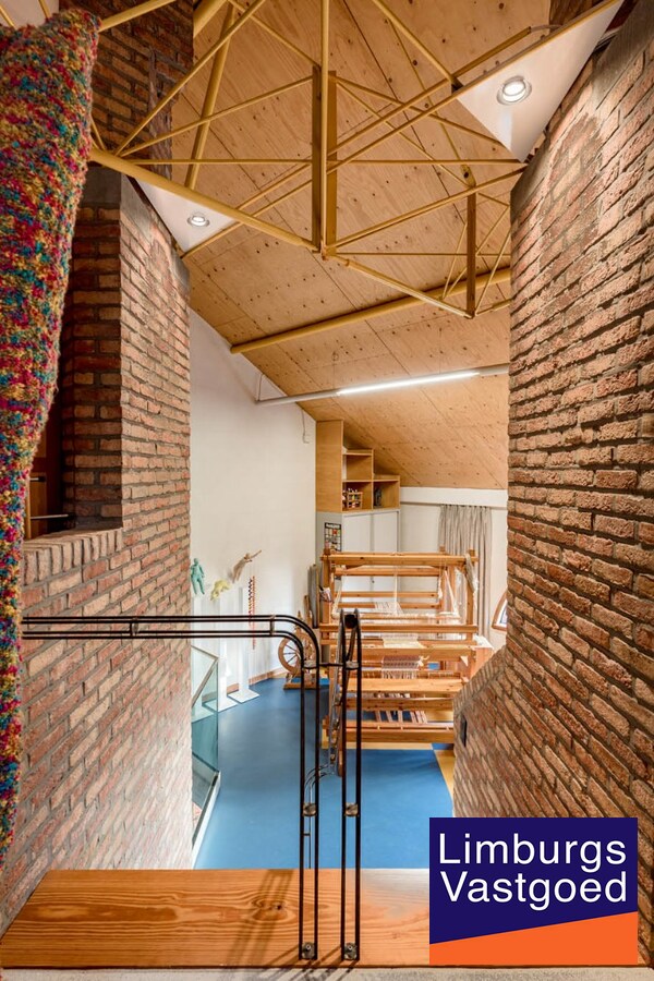 Gezinswoning met zuidgerichte tuin en garage, 5a 85ca 