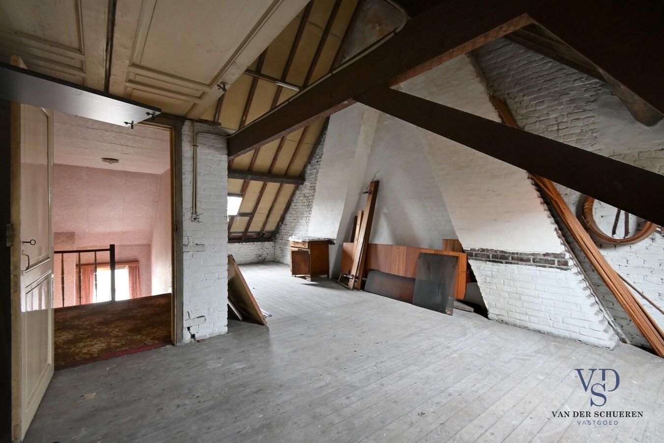 Bijzonder ruime stadswoning op gunstige ligging 