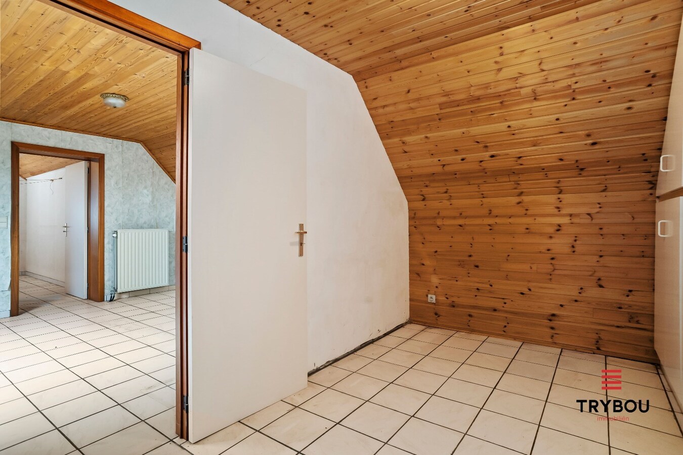 Ruime hoekwoning met 3 slaapkamers en garage te Poelkapelle 