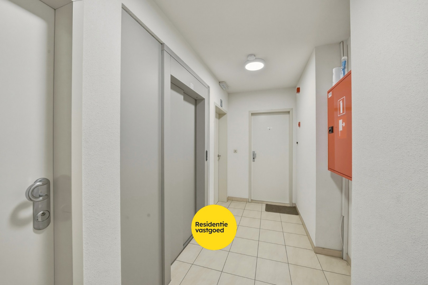 Instapklaar 3- slaapkamerappartement op toplocatie aan het strand! 