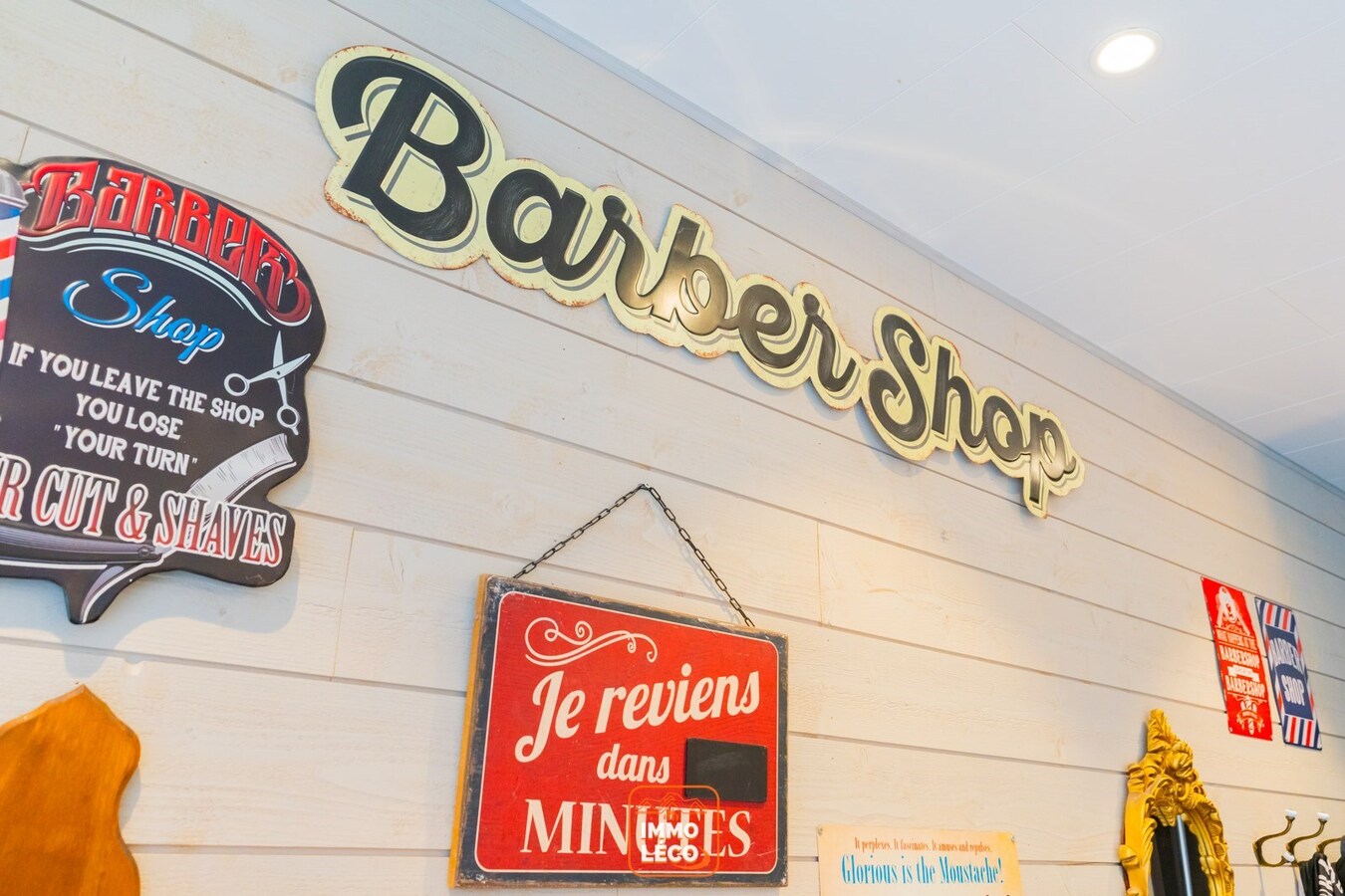 Maison de commerce avec habitation 4 chambres, plein centre-ville ! 