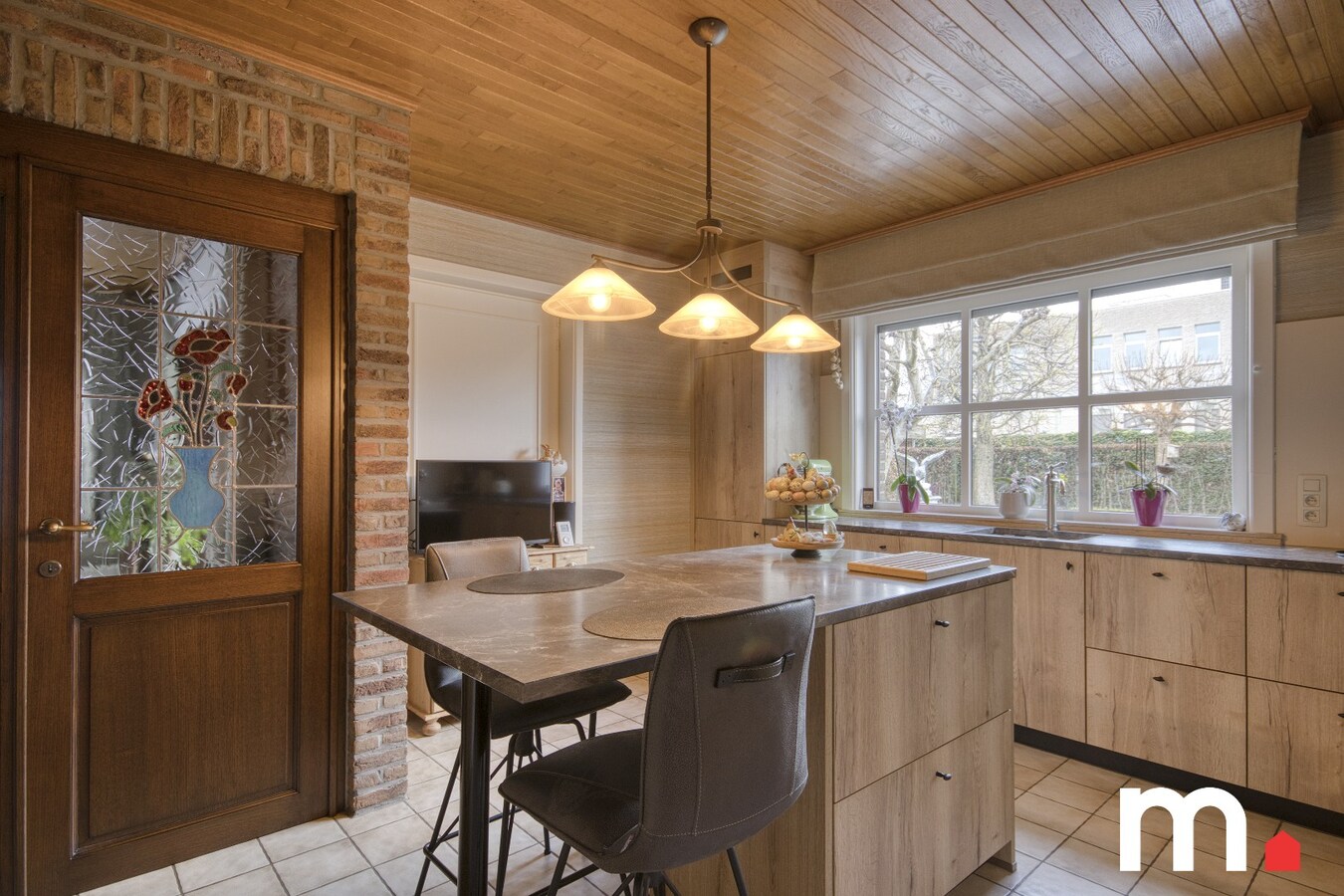 Alleenstaande villa met 6 slaapkamers en zonnige tuin op TOPligging ! 