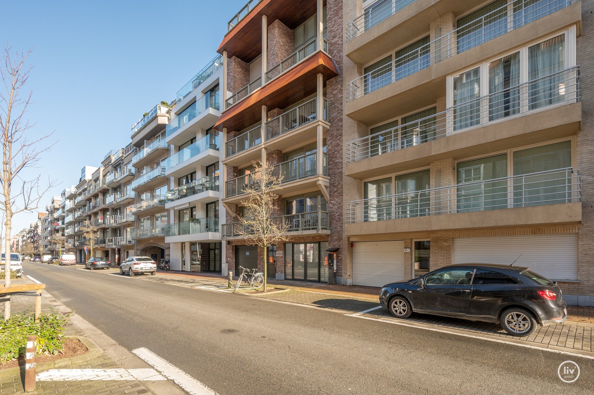 Mooi ruim en récent appartement centraal gelegen op de Leopoldlaan te Knokke. 