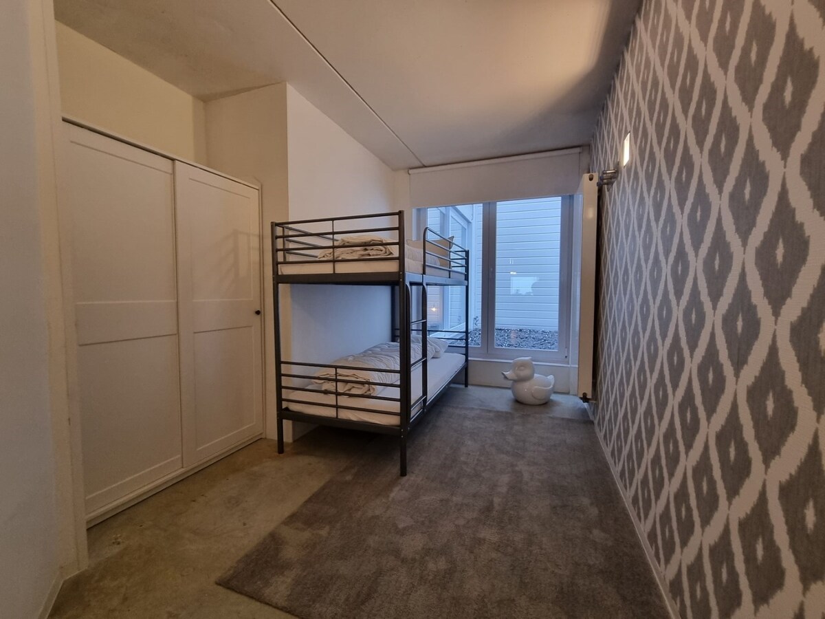 Uitzonderlijk appartement/loft op de zeedijk van Heist (271 m² bew. opp!!) 