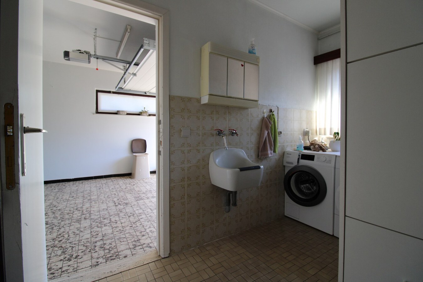 Perfect onderhouden gelijkvloerse woning met ca. 1 ha grond 