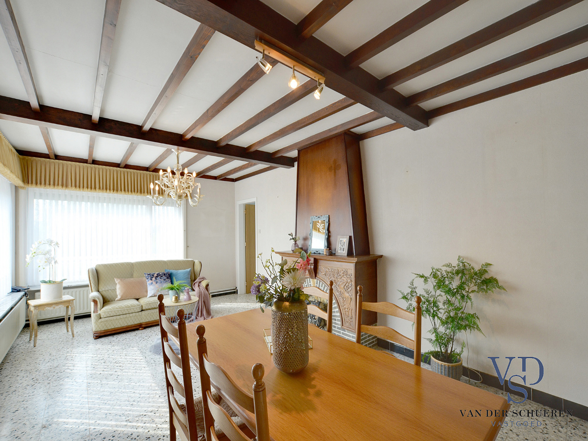 Op te frissen bungalow in doodlopende straat. 