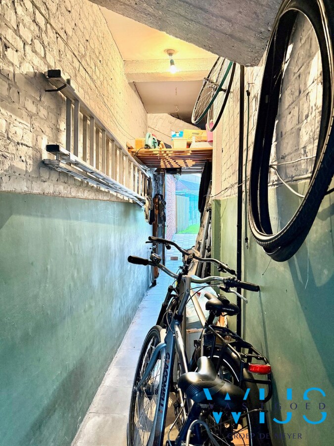 Te renoveren karaktervolle gezinswoning te Eeklo ! 