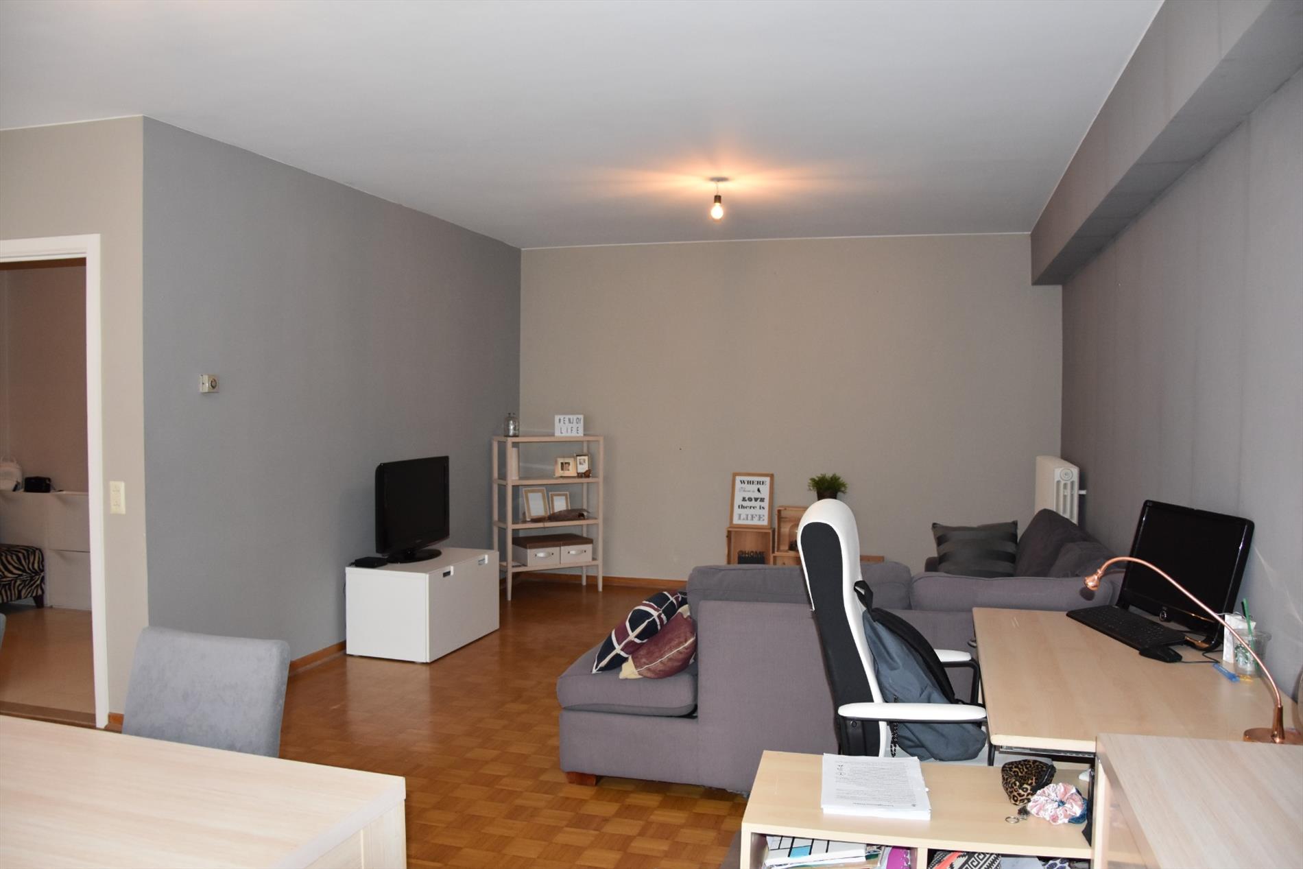 Ruim en luchtig appartement met 3 kamers en garage 