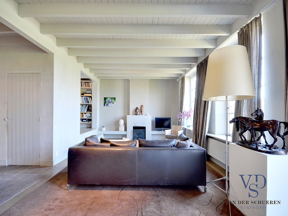 Parel nabij de Baaigemse Prinsenmolen. 