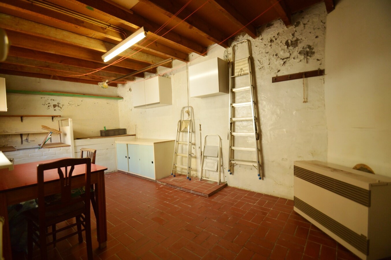 Te renoveren gezinswoning in het centrum - Heist 