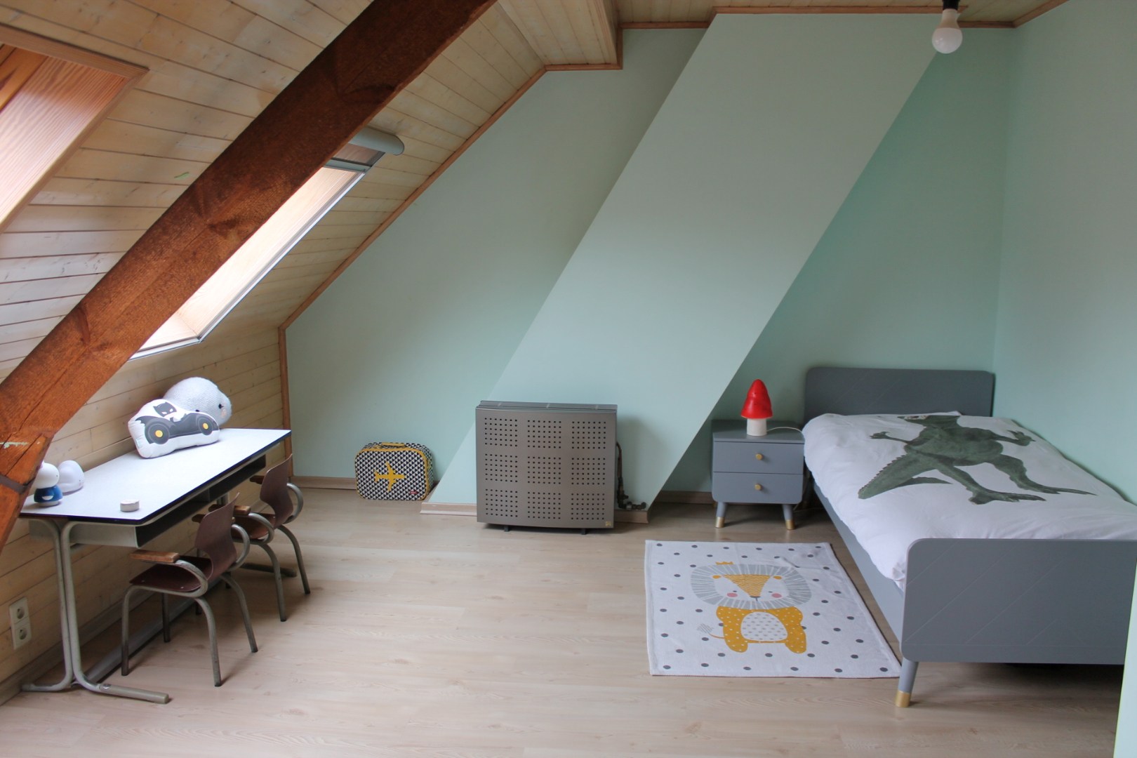 Ruime hedendaagse gezinswoning met 4 slaapkamers op gunstige ligging! 