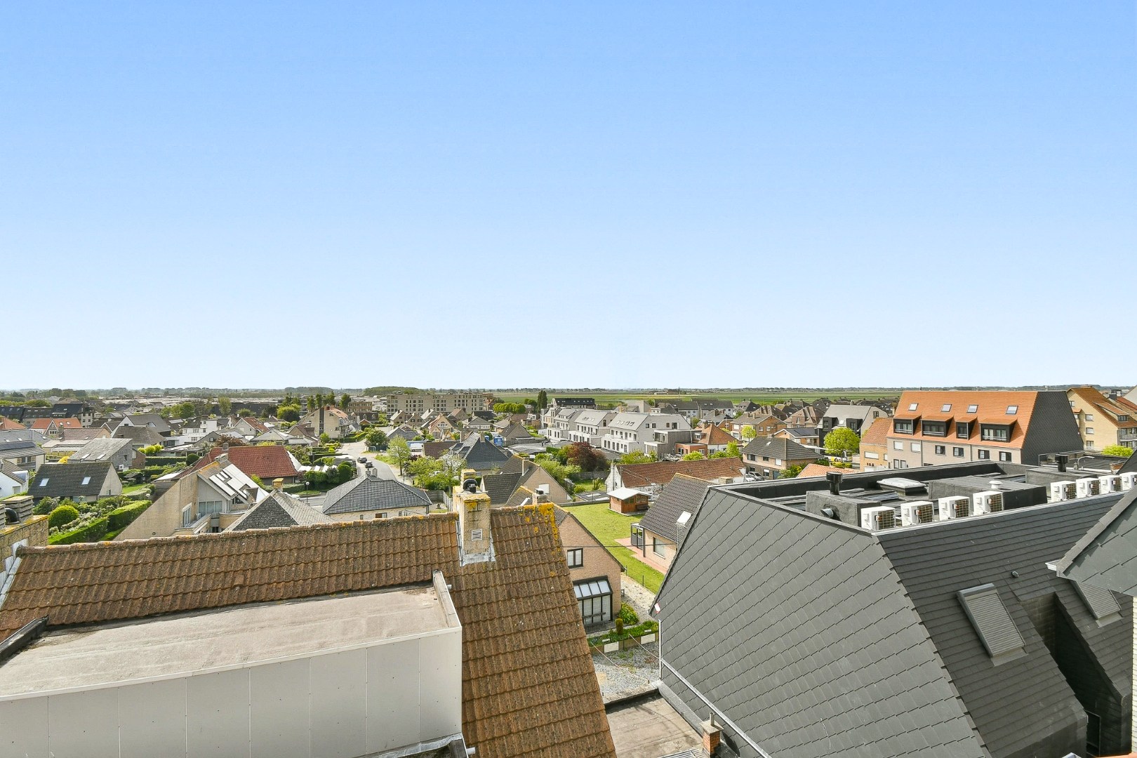 Duplex-appartement met twee ruime slaapkamers en een ruim en intiem terras 