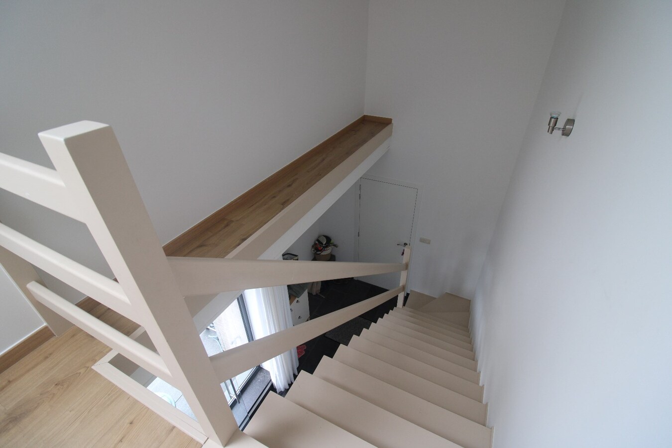 Zeer rustig gelegen ruim appartement met 3 slaapkamers en grote terrassen 