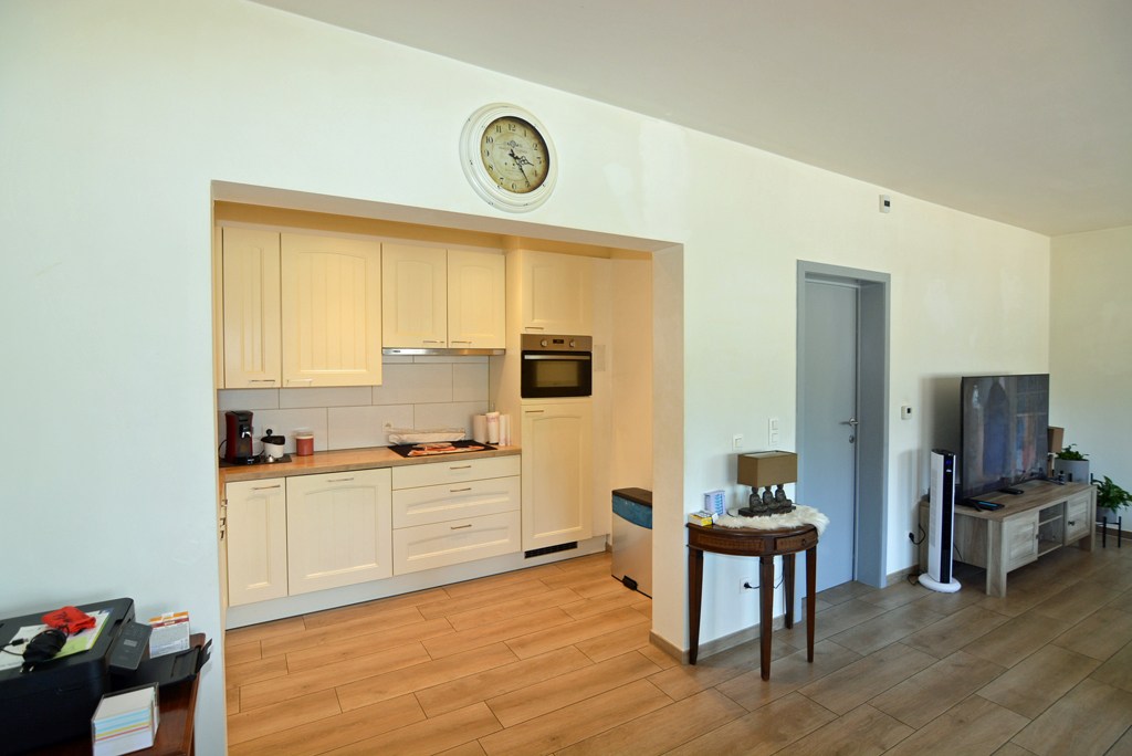Gelijkvloers appartement met 3 slpks, veranda, tuin en garage 