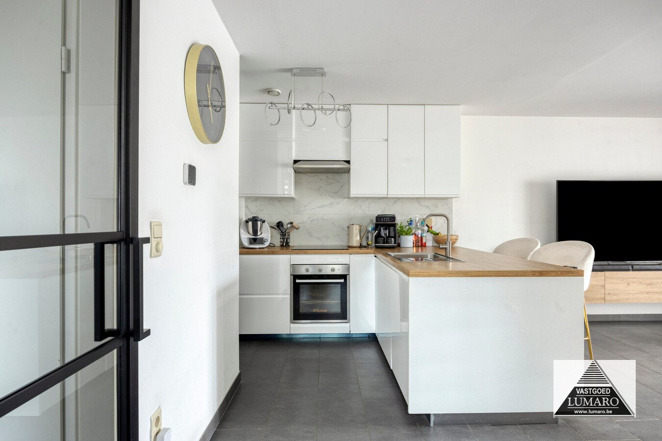 Comfortabele woning met privé tuintje, met zonnepanelen. 