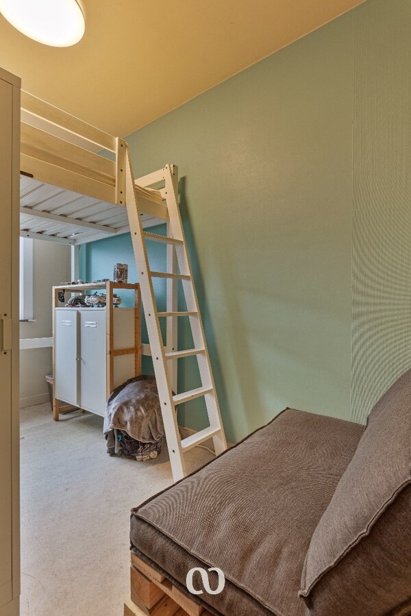 Gezinswoning met vier slaapkamers in een gezellige wijk 