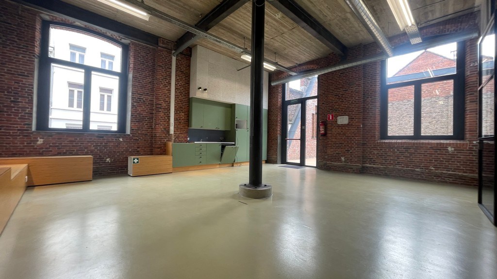 Uniek loftkantoor te huur nabij 't Eilandje in Antwerpen