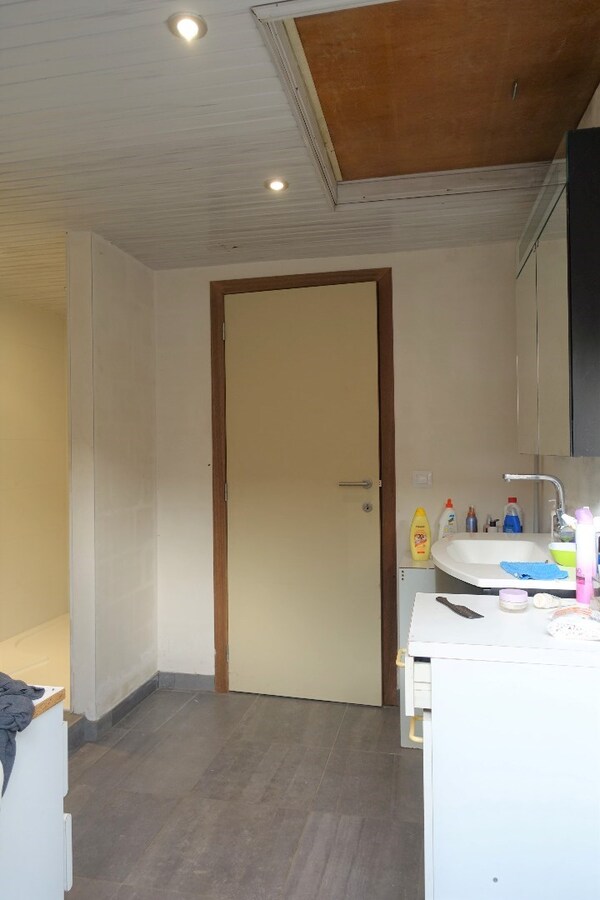 Uitzonderlijk gelegen woning met grote tuin 