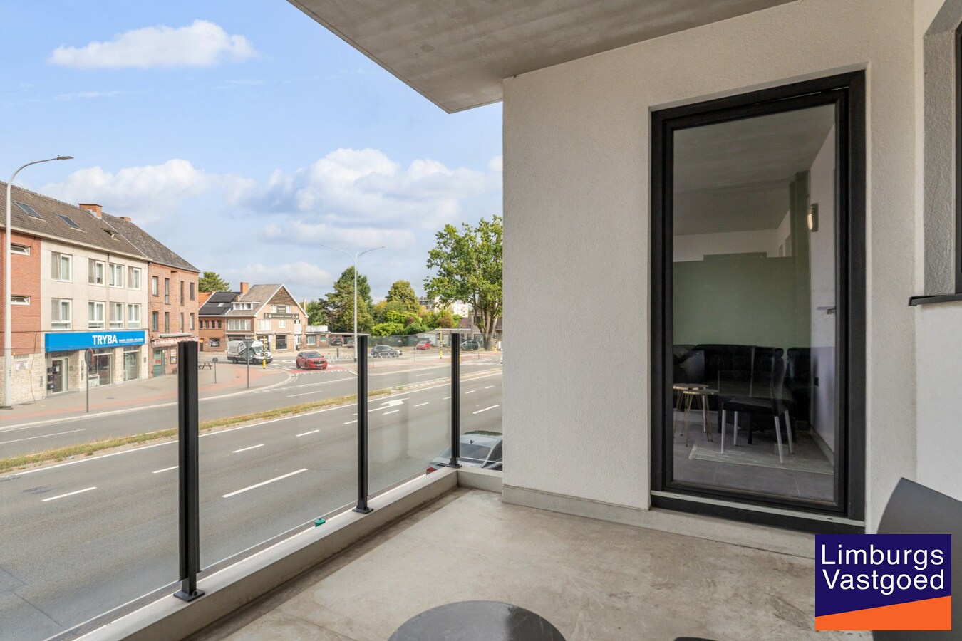 Appartement (80m²), 2 slpk, 2 ruime terrassen, autostaanplaats + kelderberging 