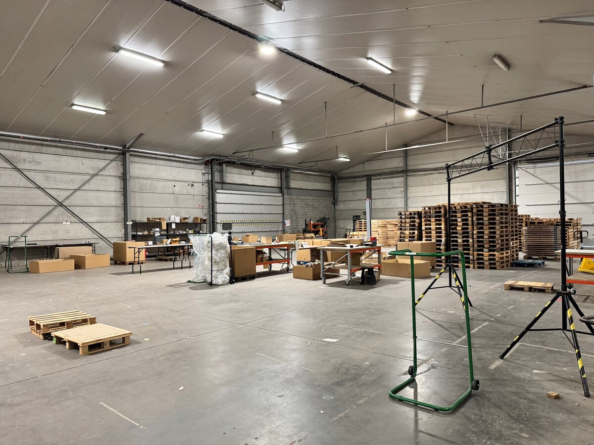 Loods met burelen te huur te Koekelare 