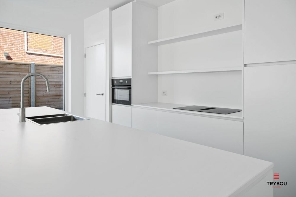 Moderne halfopen nieuwbouwwoning met 3 slaapkamers 