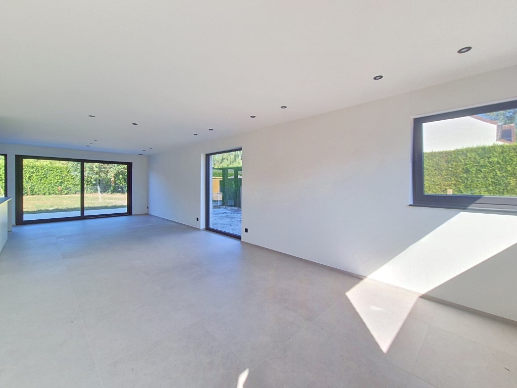 Nieuwbouwwoning met 3 slpk en polyvalente ruimte 