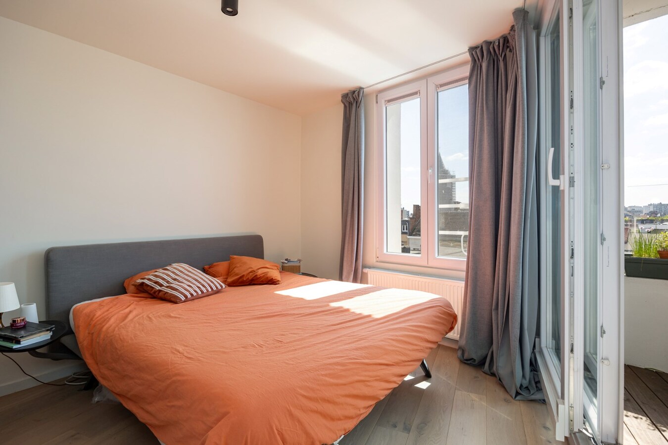 Kwaliteitsvol gerenoveerd appt. met terras te Borgerhout! 