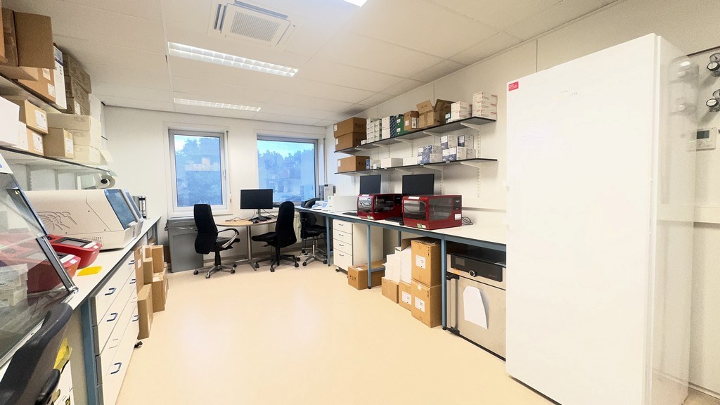 Kantoor/labo met klein magazijn te huur in Technologie-park Zwijnaarde