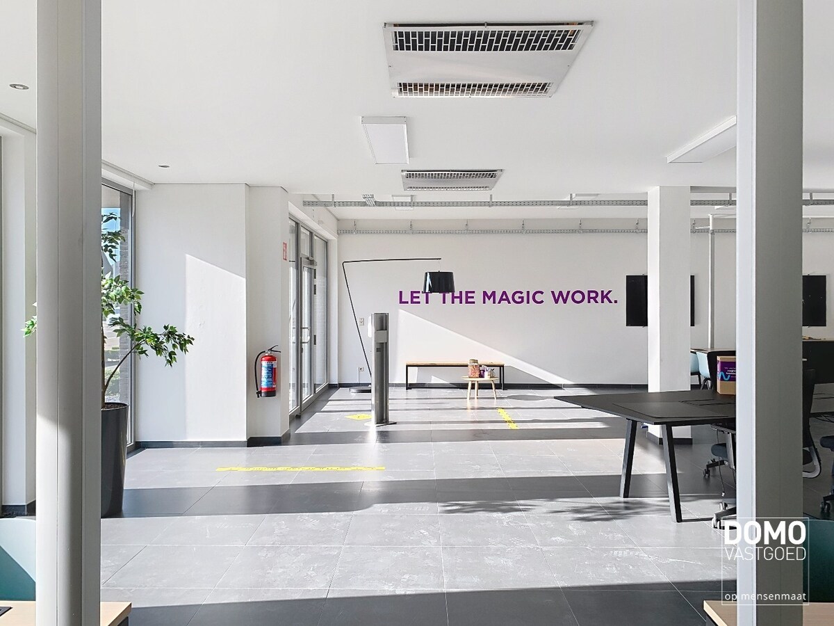 COMMERCIELE RUIMTE MET KELDER TE KOOP IN HERK-DE-STAD 