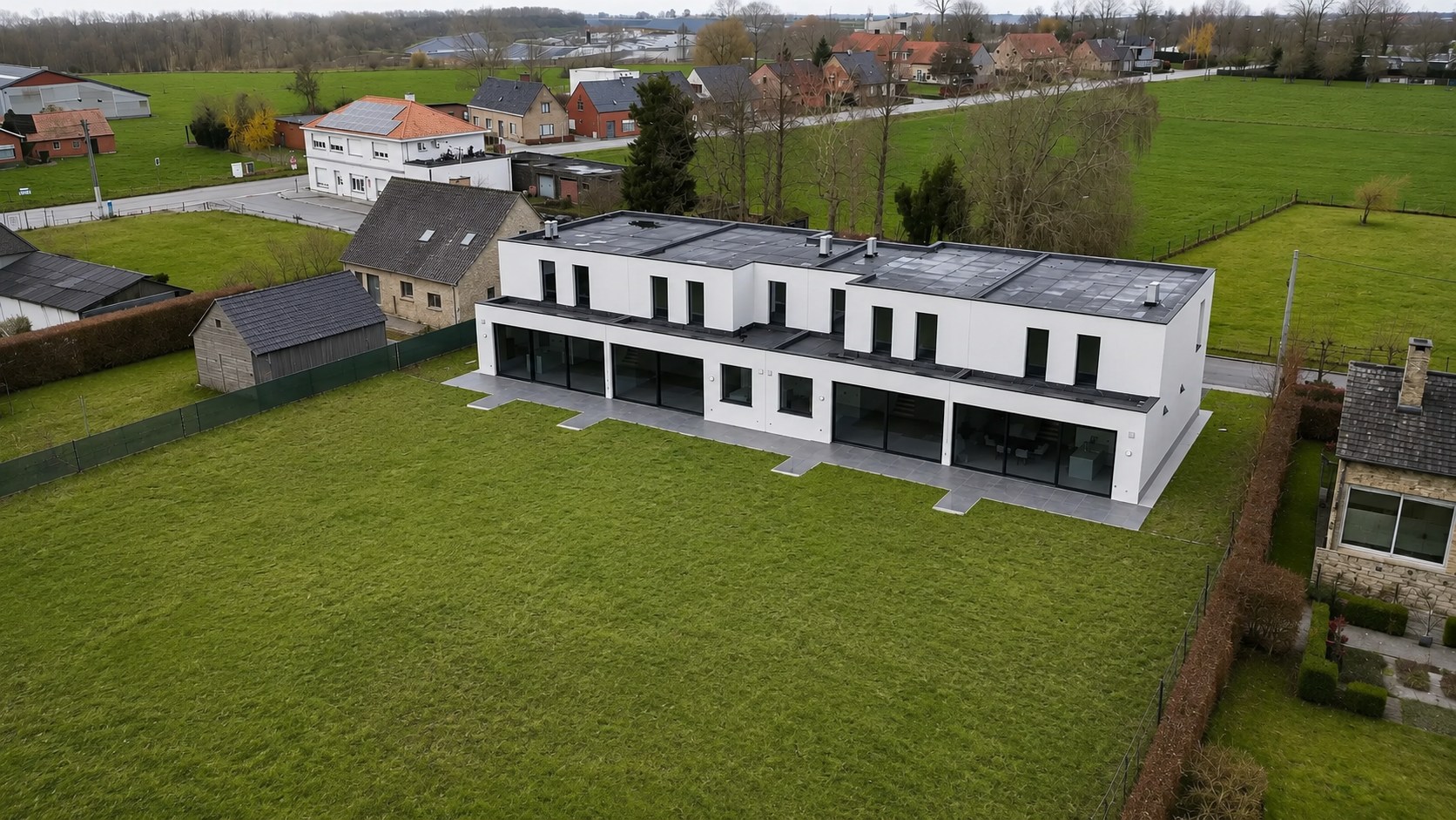 Ruime afgewerkte nieuwbouwwoning met landelijk zicht! 