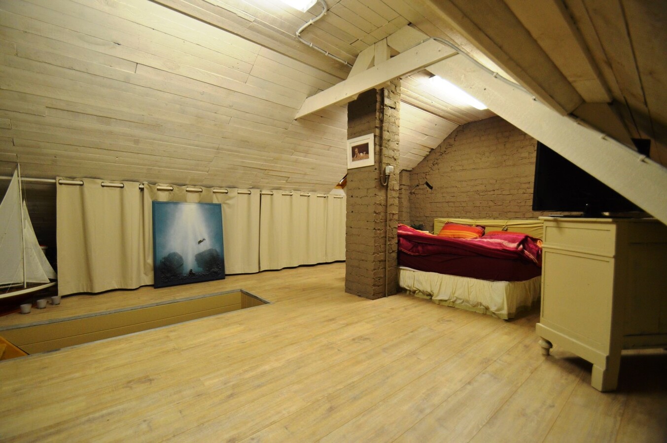 Mooie woning met hangar en ingericht appartement - Duinbergen 