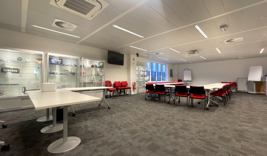 Instapklare kantoren te huur vlakbij E19 in Kontich