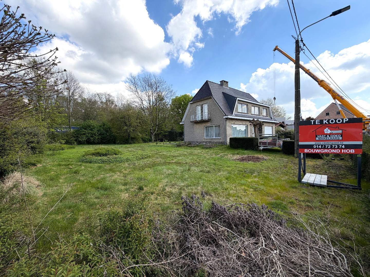 Bouwgrond van 6 are en 20 ca. voor halfopen bebouwing in Olen 