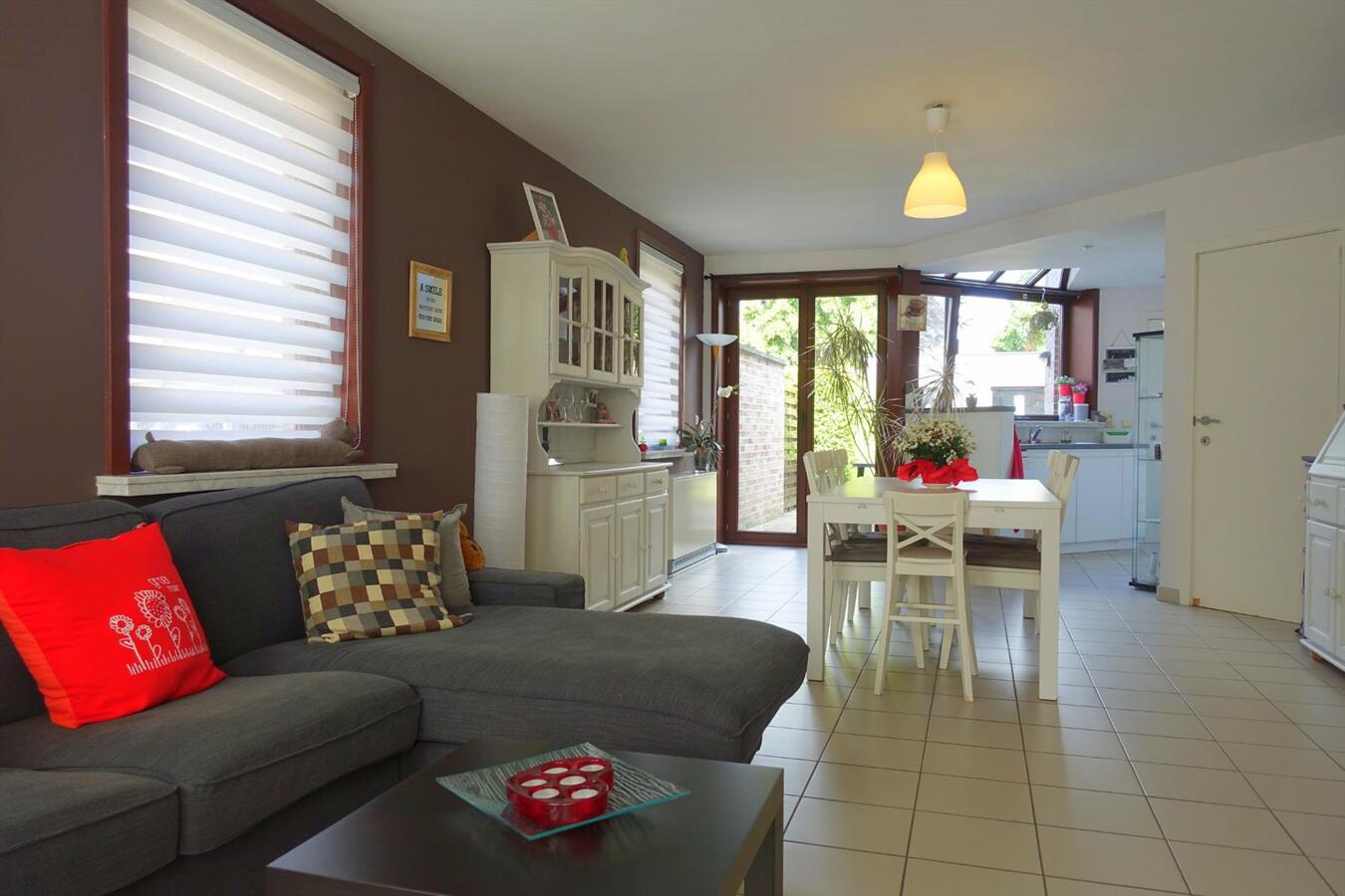 Instapklare woning met dubbele garage 