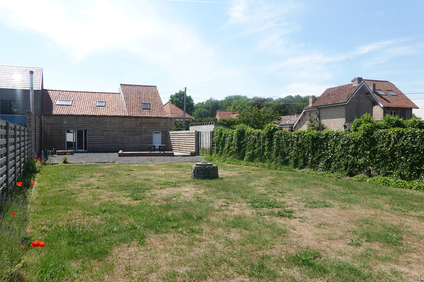 Knusse woning met grote tuin 